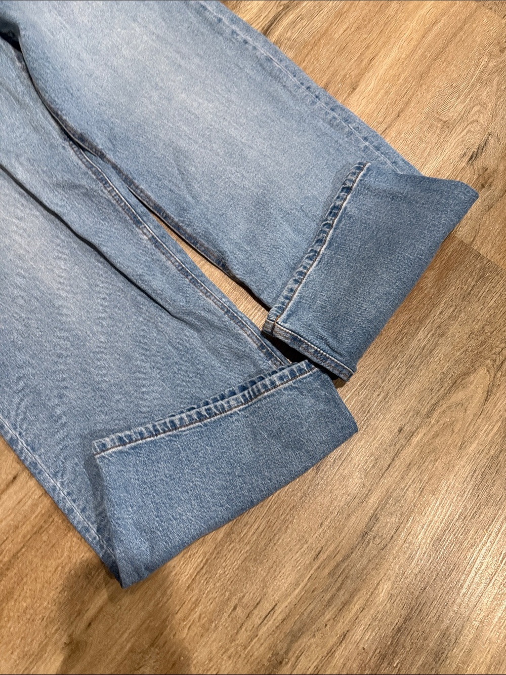 Kut from the Kloth Selena Baggy Straight Low Rise Light Blue Wide Leg Jeans - Picture 14 of 14